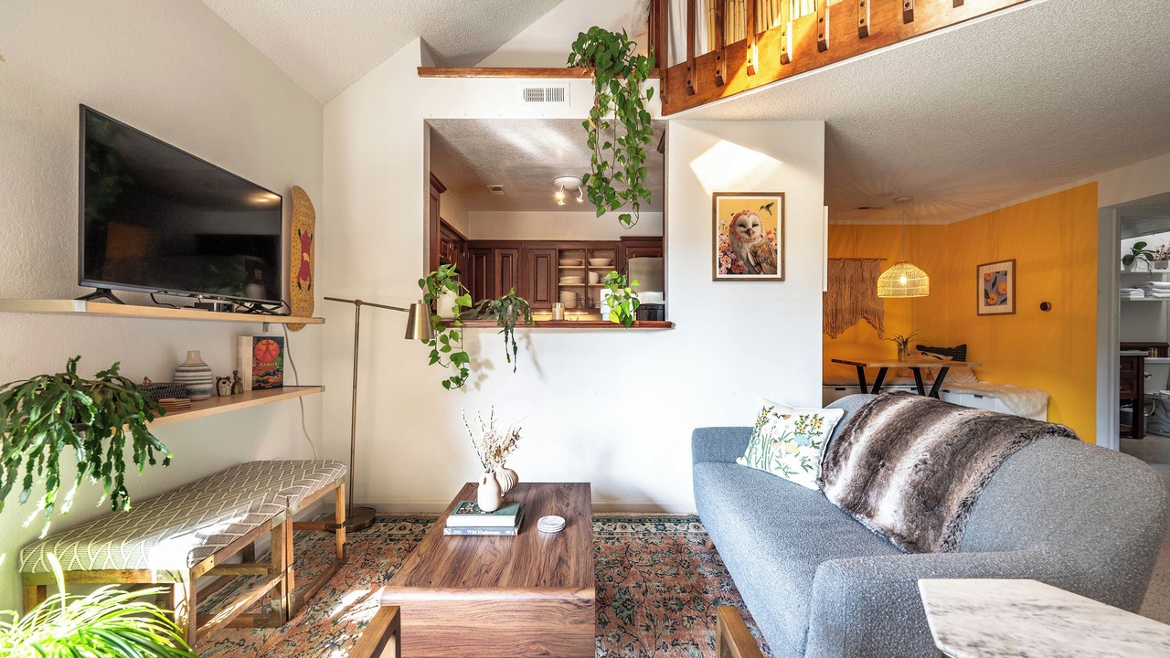 Photo of Livingroom in Gunbarrel