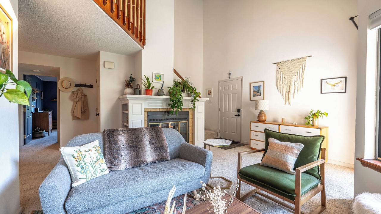 Photo of Livingroom in Gunbarrel