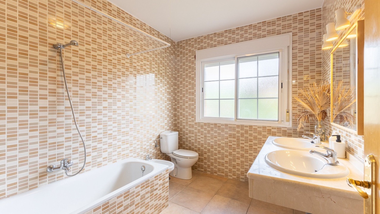 Photo of Bathroom in La Adrada