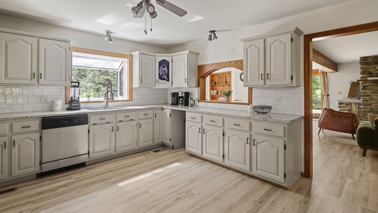 Photo of Others in Jay