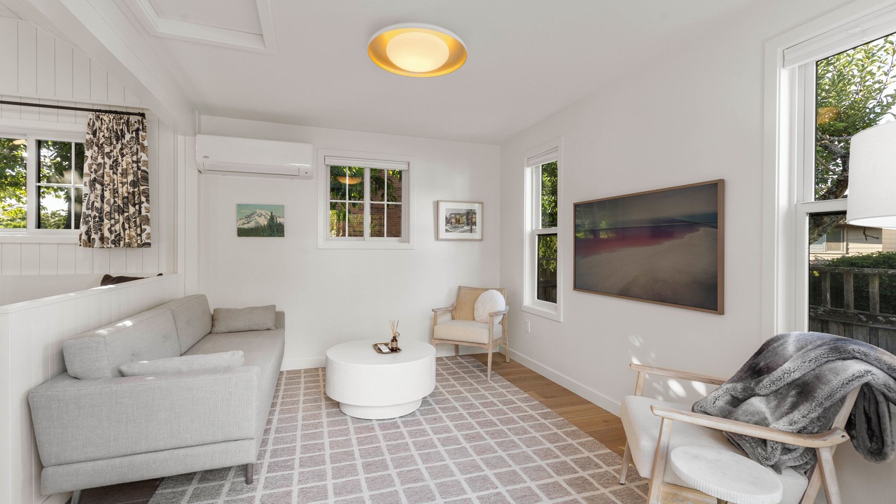 Photo of Livingroom in Pine Park Neighborhood