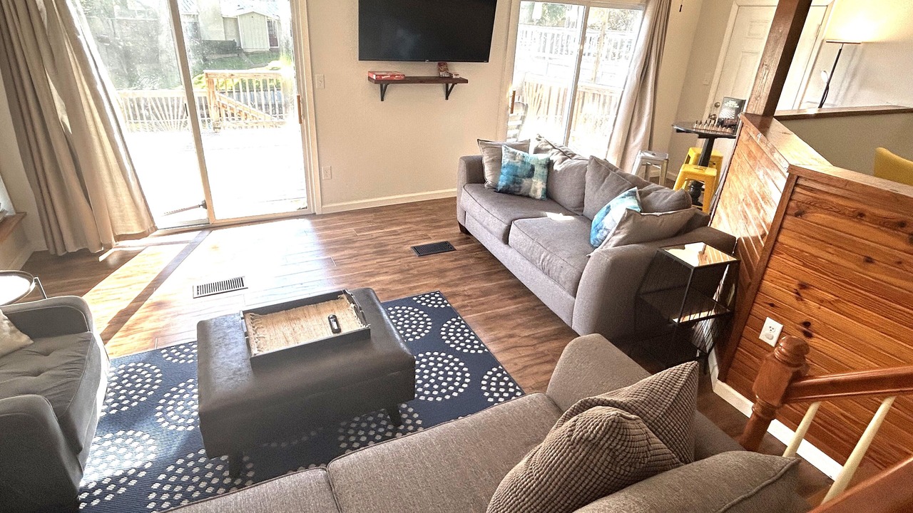 Photo of Livingroom in Tool