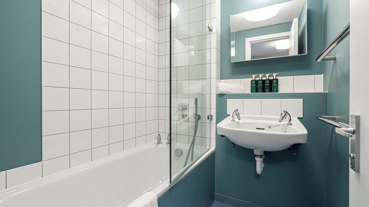 Photo of Bathroom in Poplar