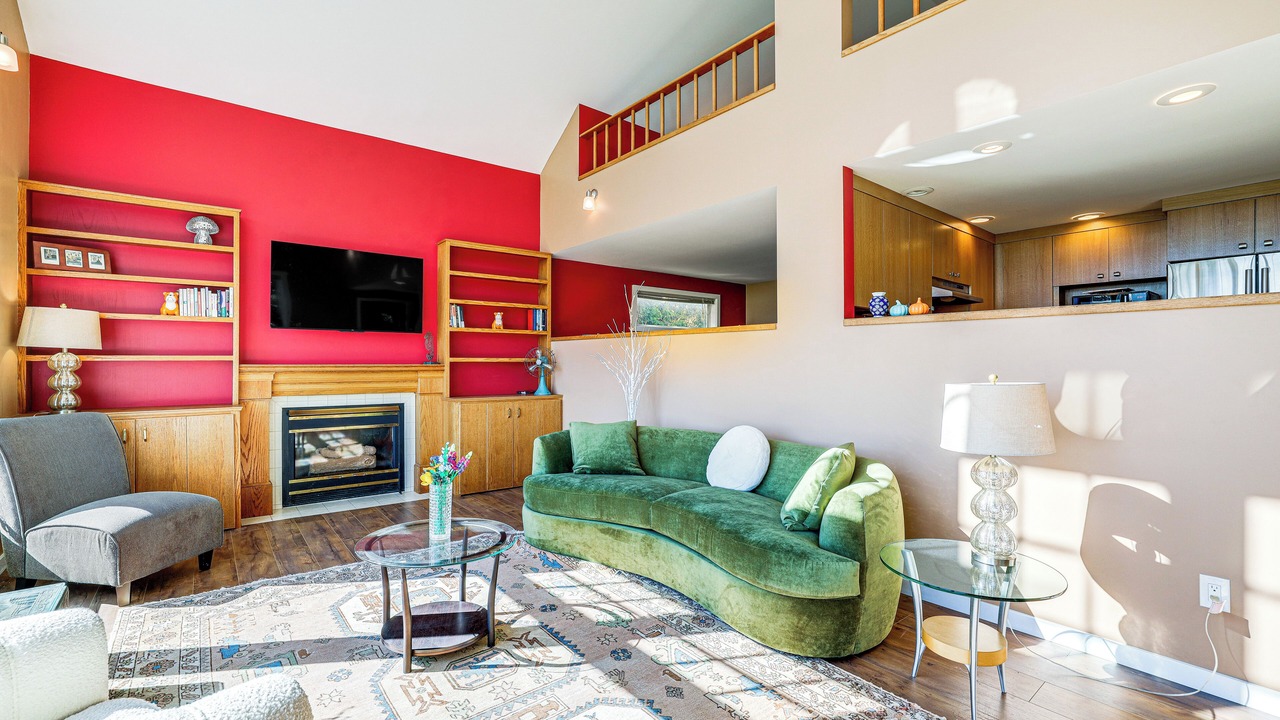 Photo of Livingroom in Marietta-Alderwood