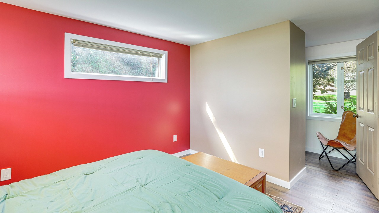 Photo of Bedroom in Marietta-Alderwood