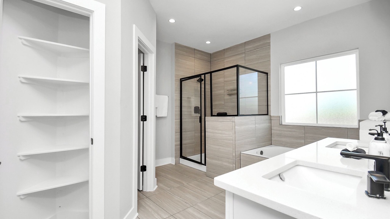 Photo of Bathroom in Clodine