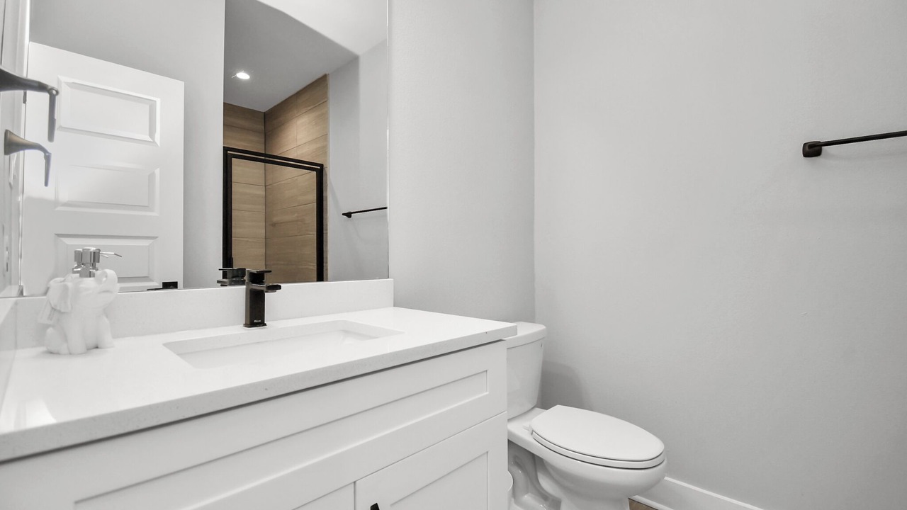 Photo of Bathroom in Clodine