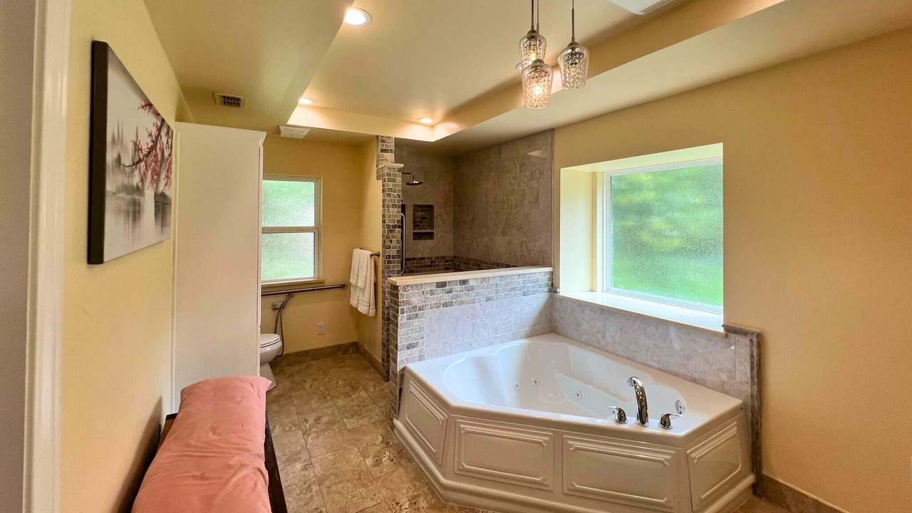 Photo of Bathroom in Hill Country Village