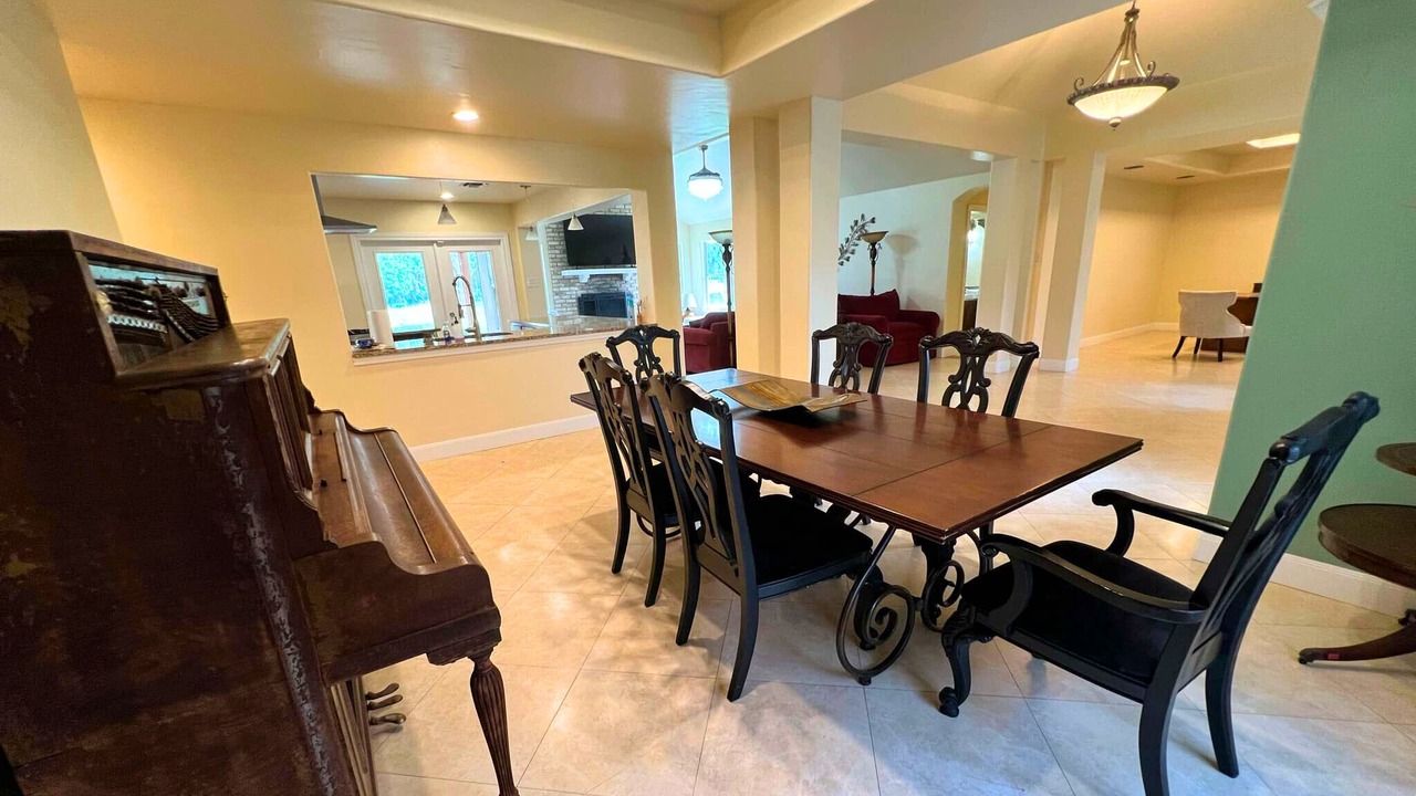 Photo of Livingroom in Hill Country Village