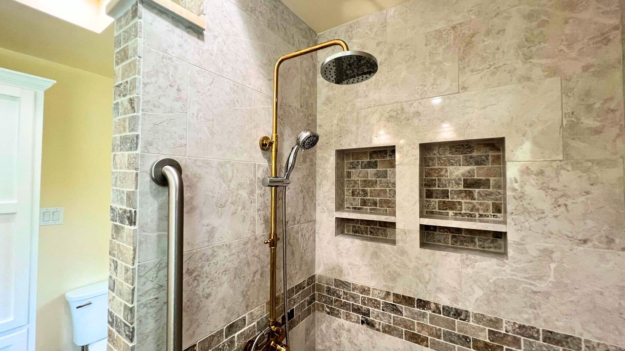 Photo of Bathroom in Hill Country Village