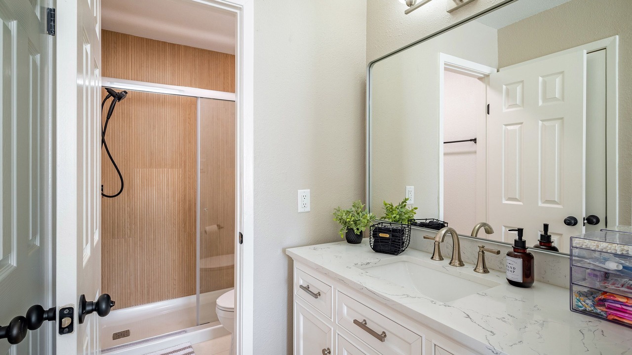 Photo of Bathroom in Energy Corridor