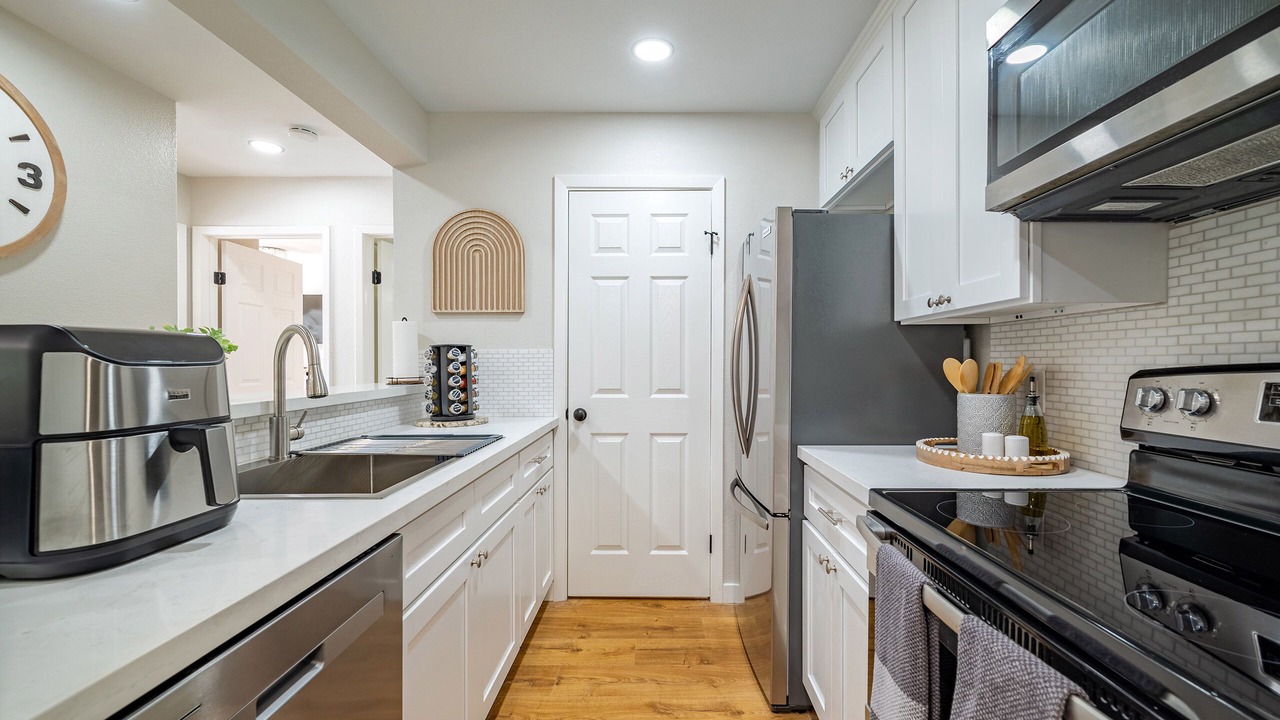 Photo of Kitchen in Energy Corridor