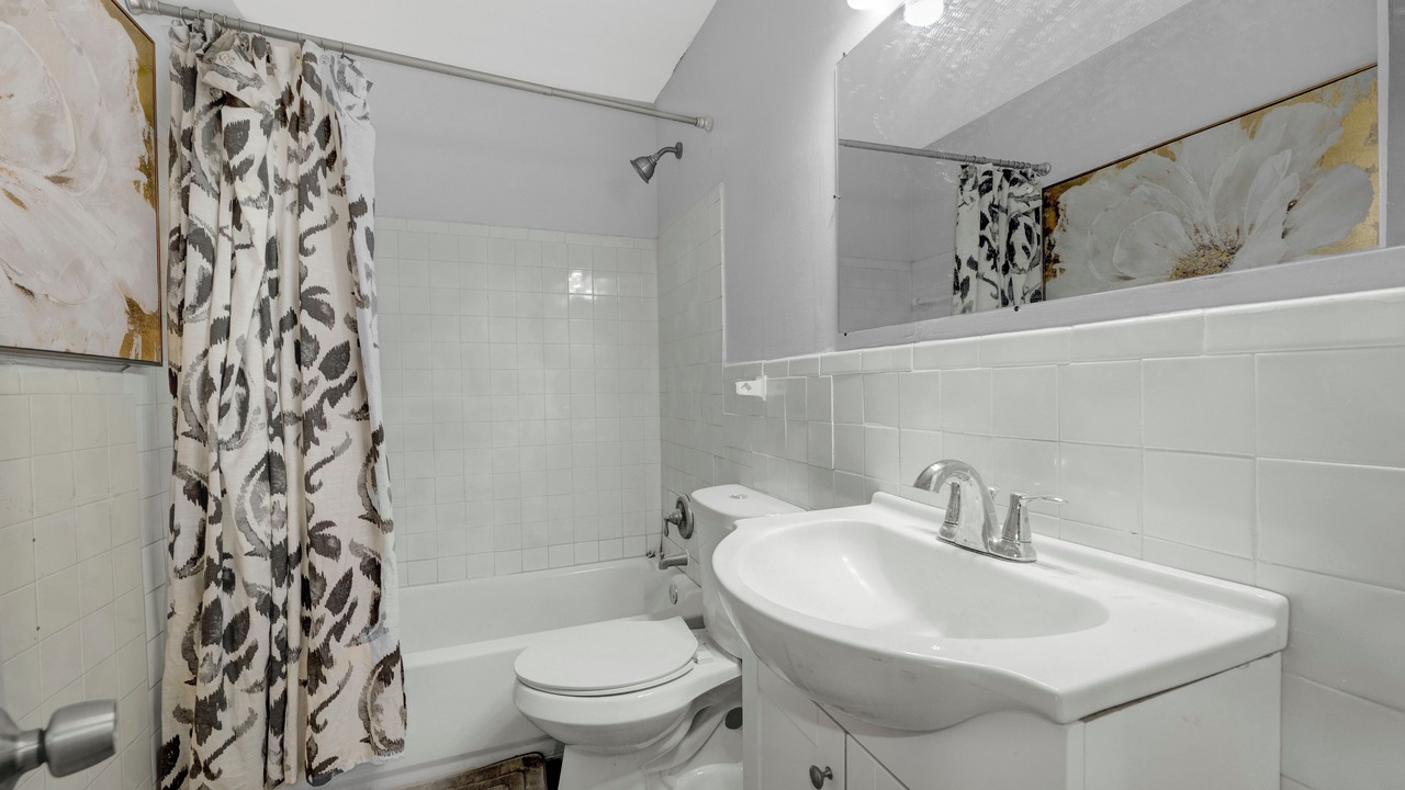 Photo of Bathroom in Junius Heights