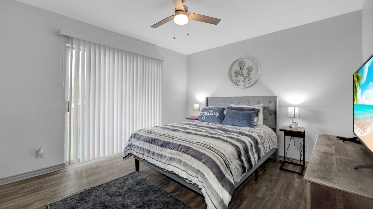 Photo of Bedroom in Junius Heights