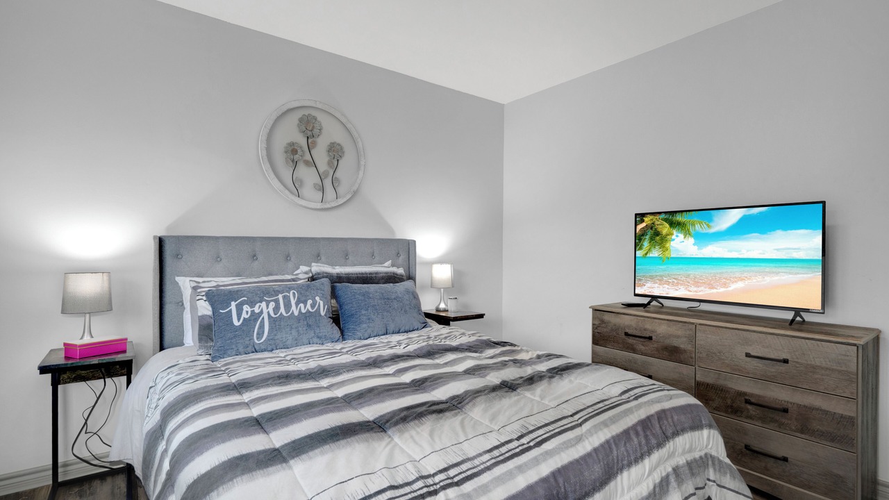 Photo of Bedroom in Junius Heights