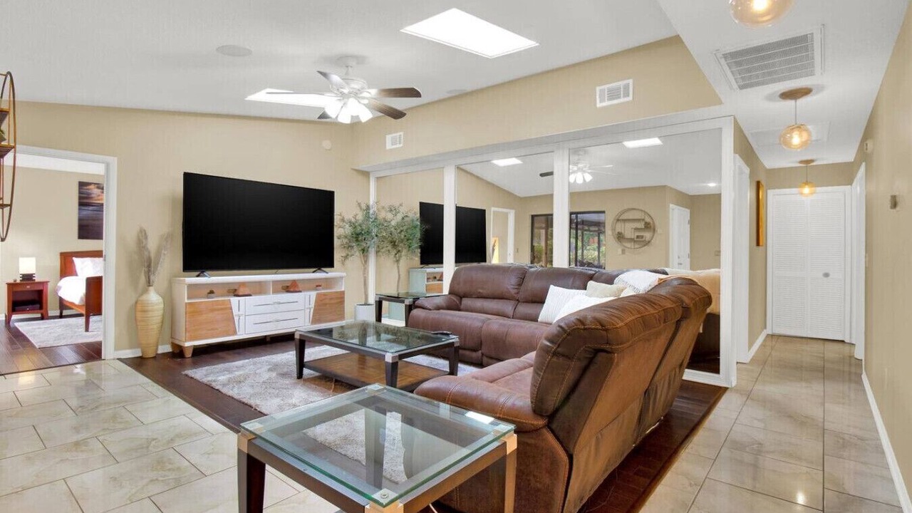 Photo of Livingroom in Carrollwood