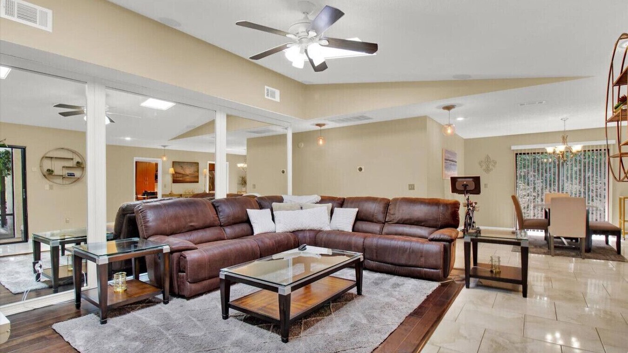 Photo of Livingroom in Carrollwood