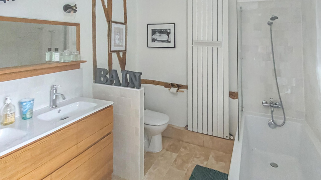 Photo of Bathroom in Epaignes