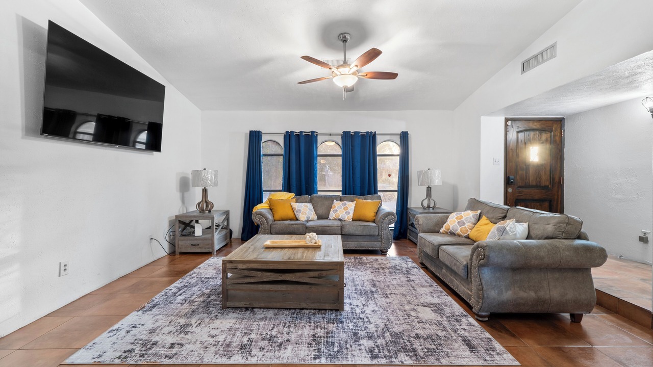 Photo of Livingroom in Mission Bend