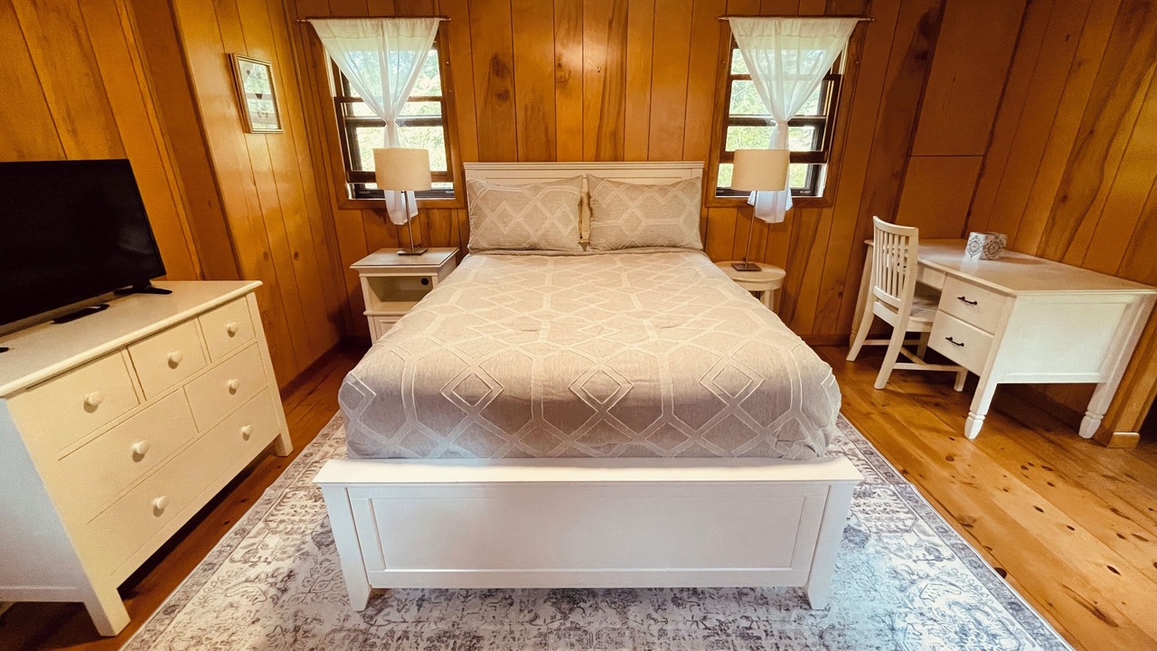 Photo of Bedroom in West Stockbridge