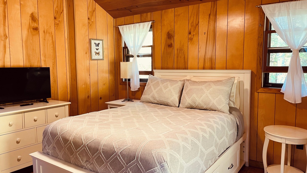 Photo of Bedroom in West Stockbridge