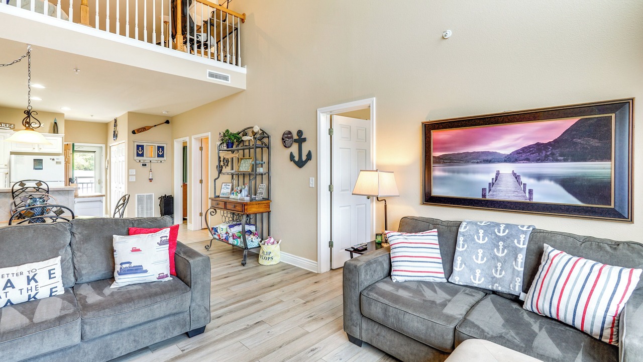 Photo of Livingroom in Camdenton