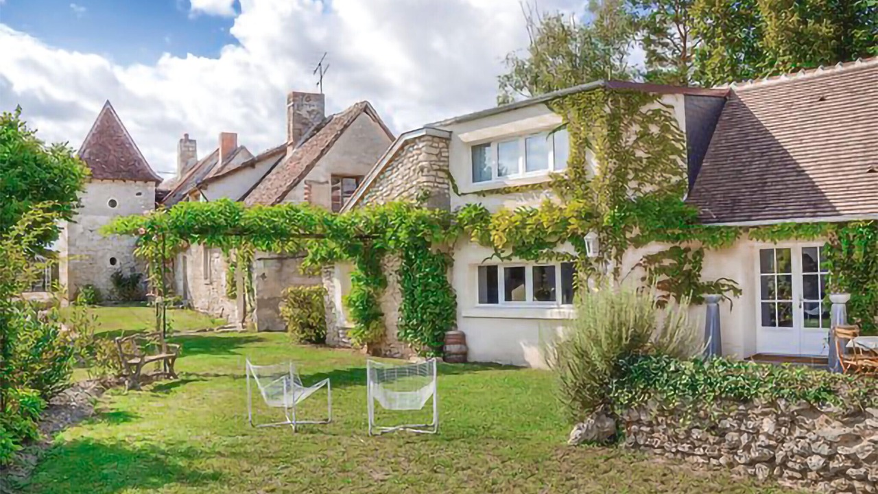 Photo of Others in Billy