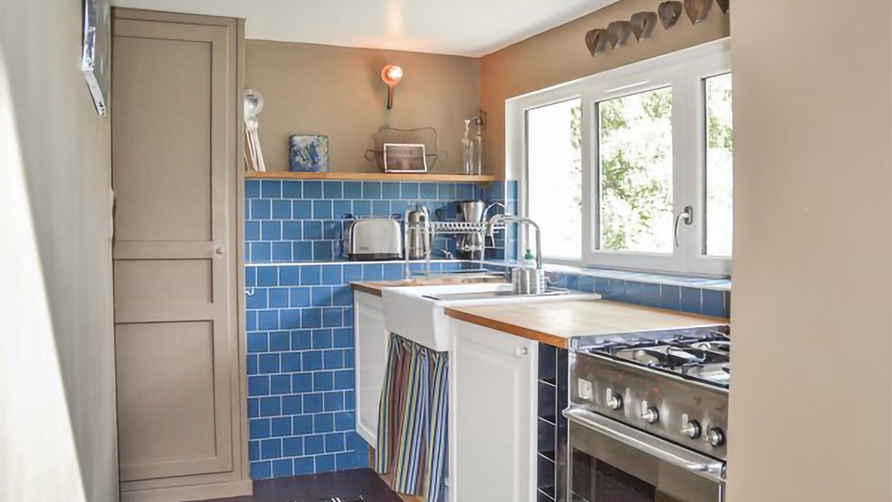 Photo of Others in Billy