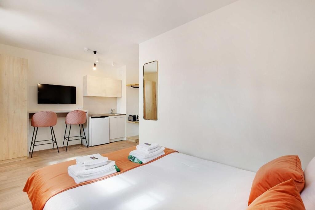 Photo of Bedroom in Levallois-Perret