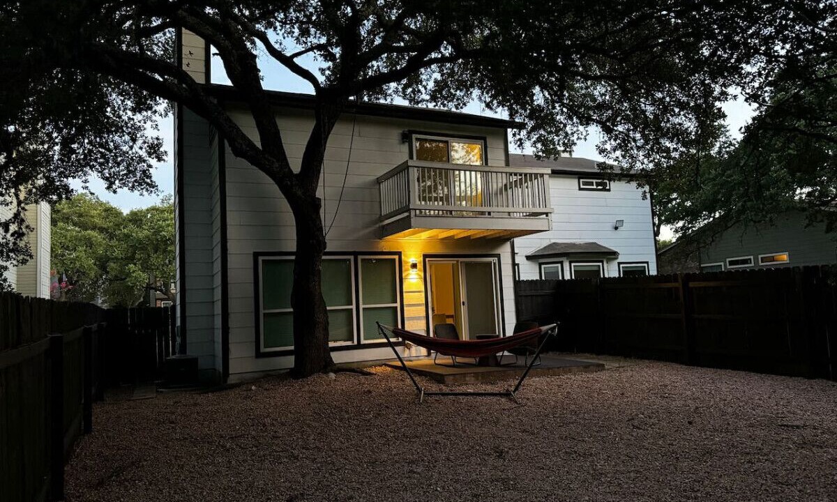 Photo of Outdoor in East Oak Hill
