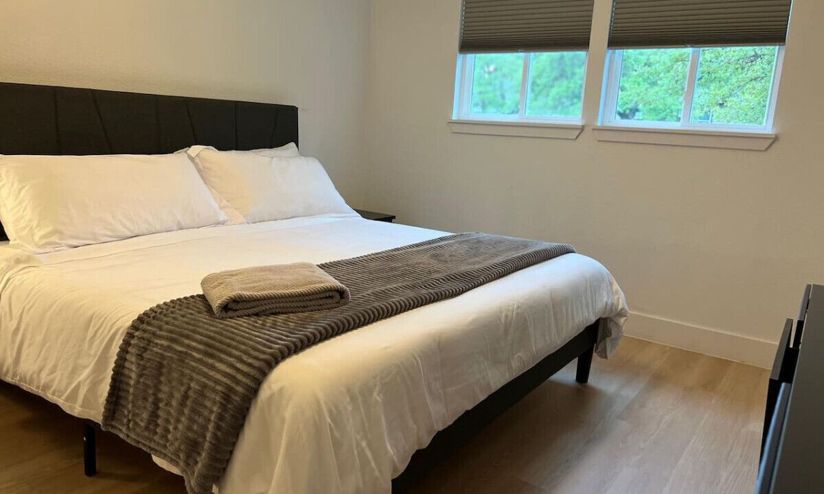 Photo of Bedroom in East Oak Hill