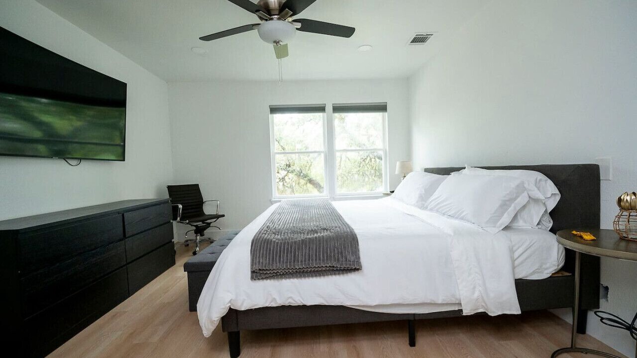 Photo of Bedroom in East Oak Hill
