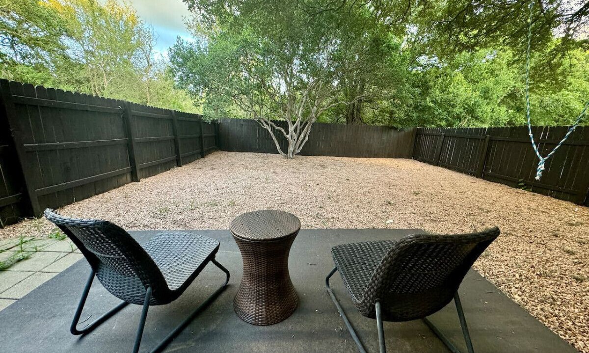 Photo of Patio Balcony in East Oak Hill