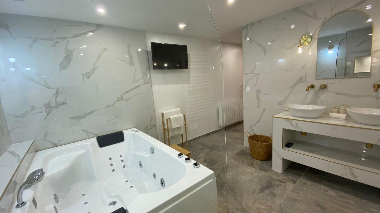 Photo of Bathroom in Blennes