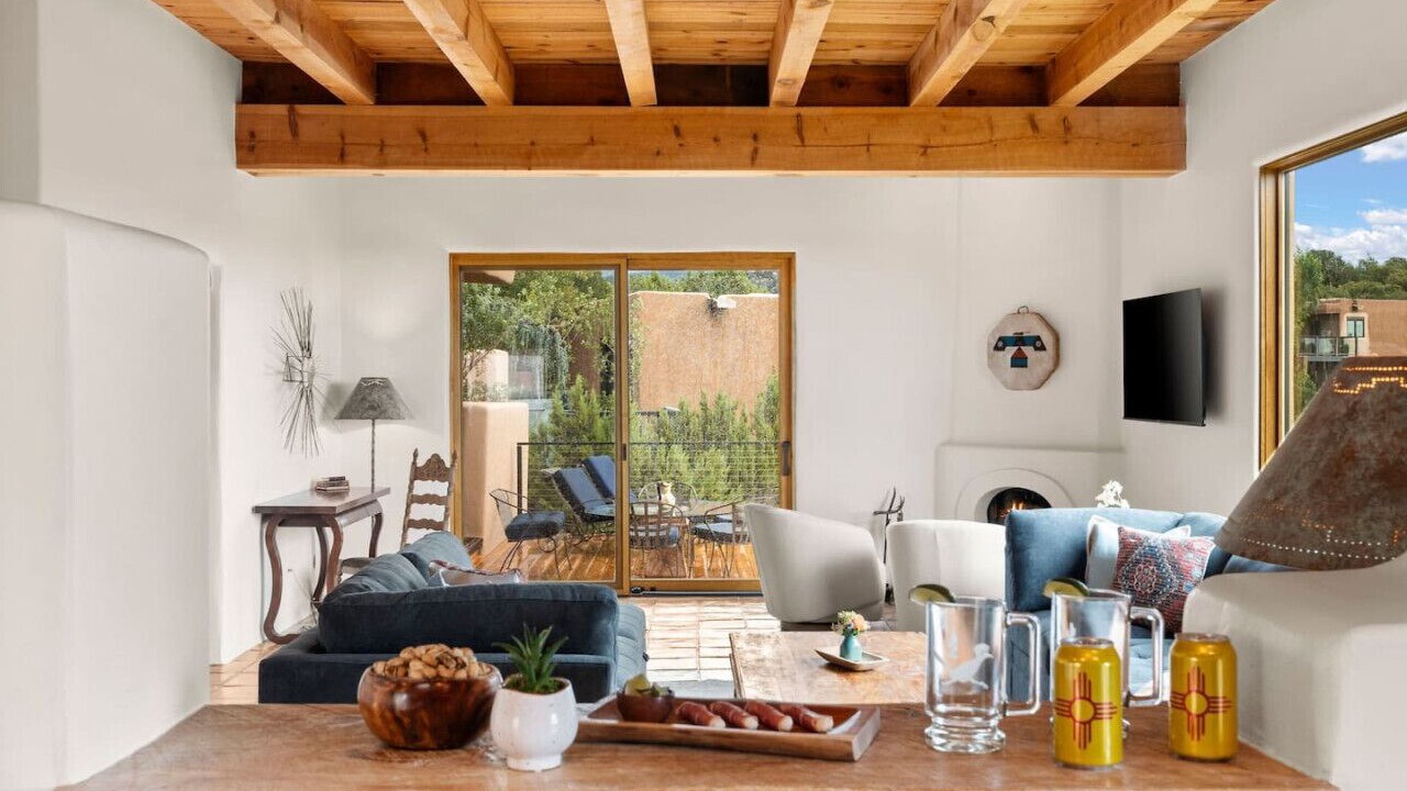 Photo of Livingroom in Northeast Santa Fe