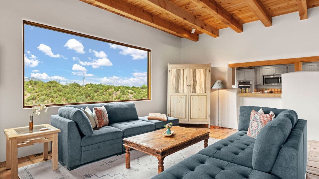 Photo of Livingroom in Northeast Santa Fe