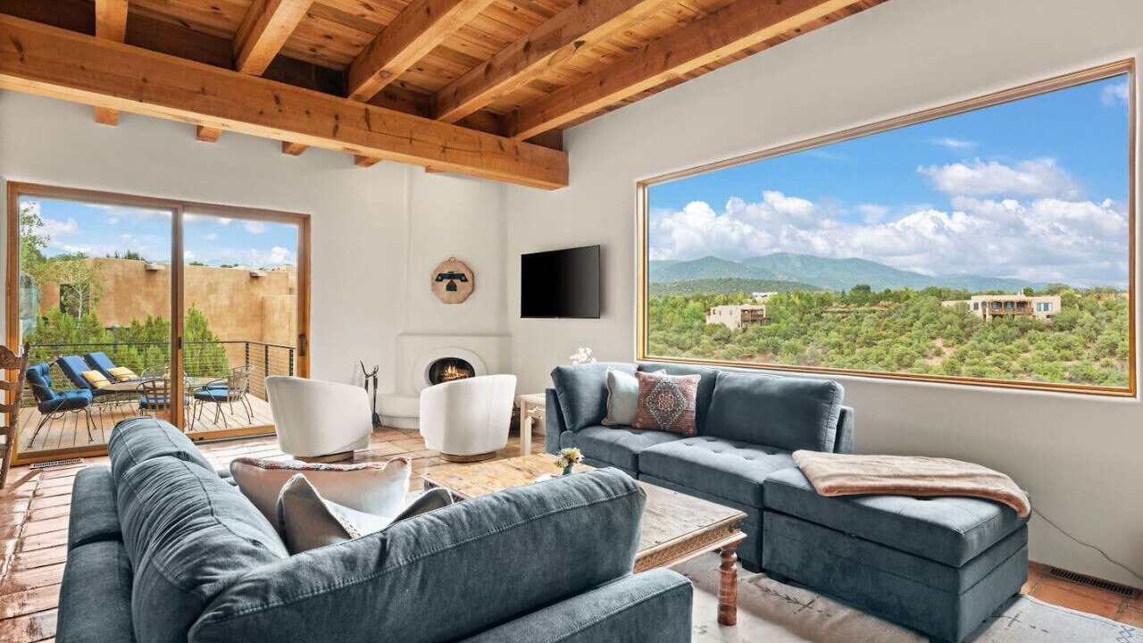 Photo of Livingroom in Northeast Santa Fe