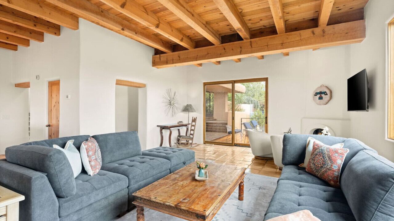 Photo of Livingroom in Northeast Santa Fe