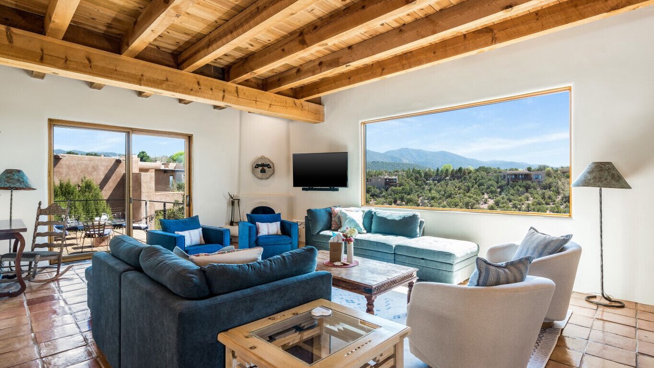Photo of Livingroom in Northeast Santa Fe