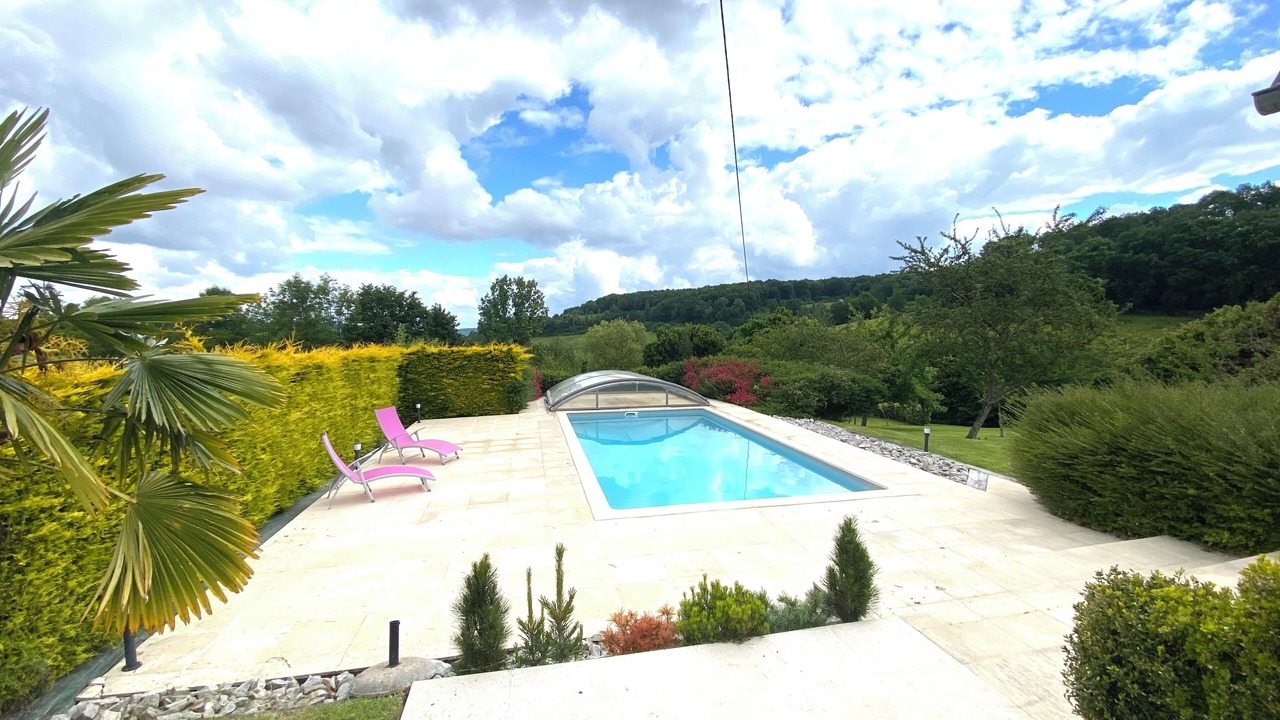 Photo of Outdoor in Camembert