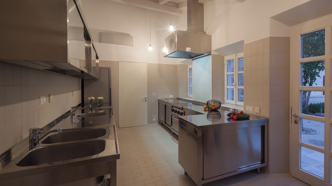 Photo of Kitchen in Pile