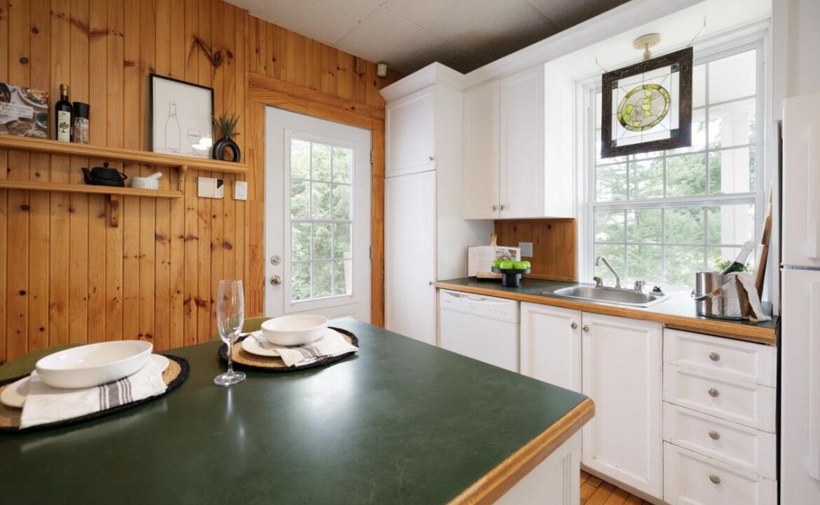 Photo of Kitchen in Pointe Claire