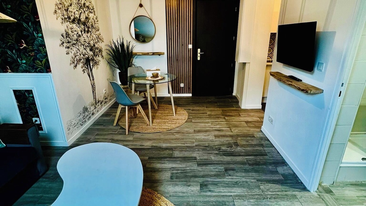 Photo of Others in Pantin