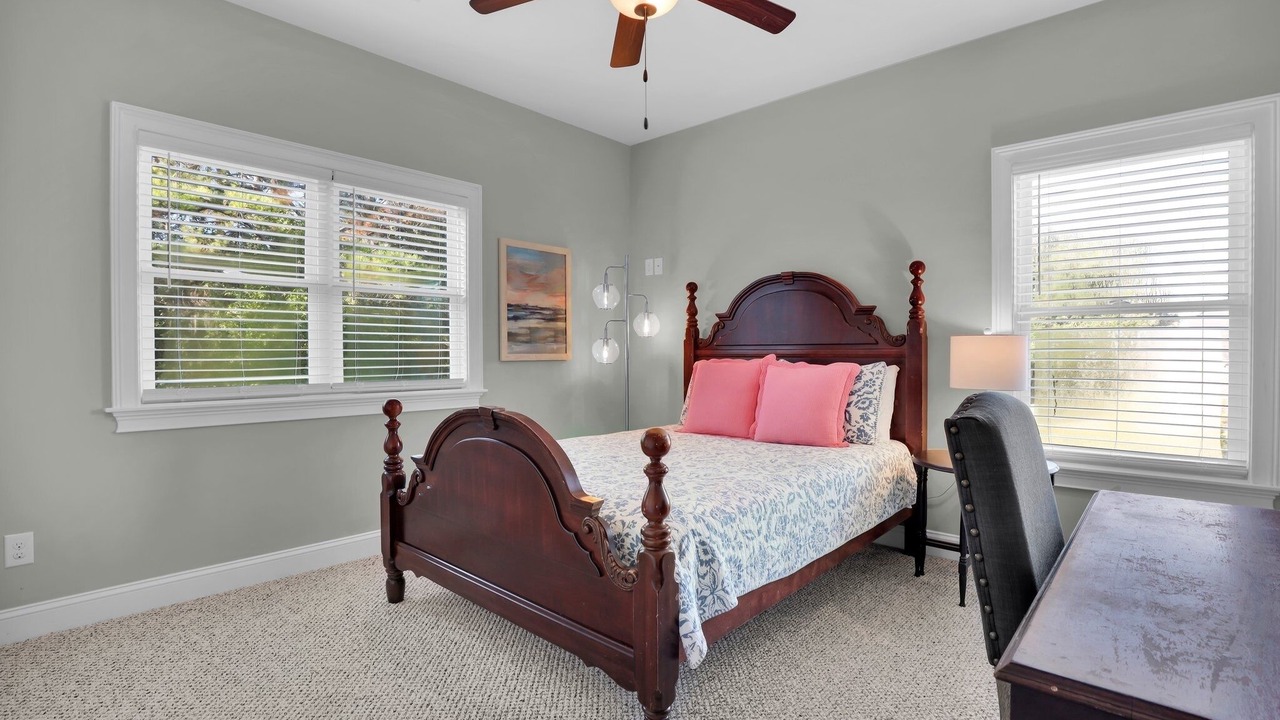 Photo of Bedroom in Midway