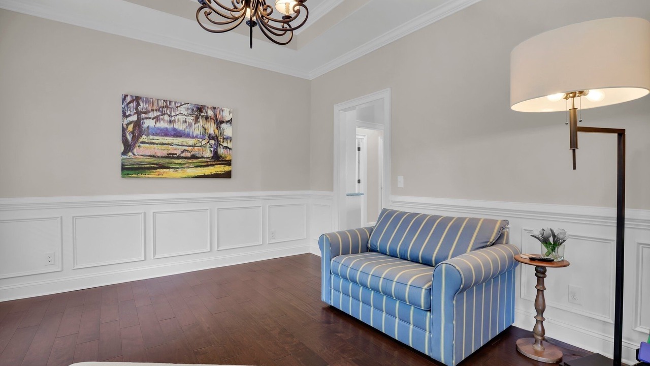 Photo of Livingroom in Midway