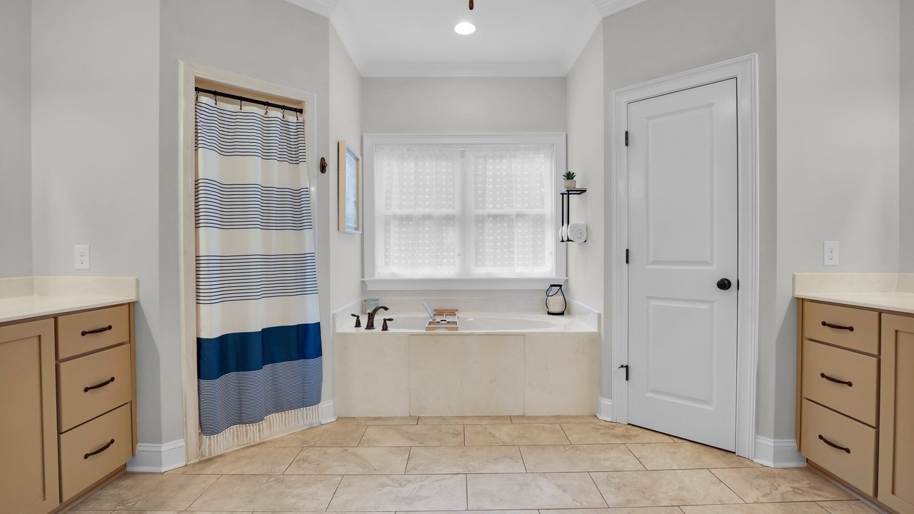 Photo of Bathroom in Midway