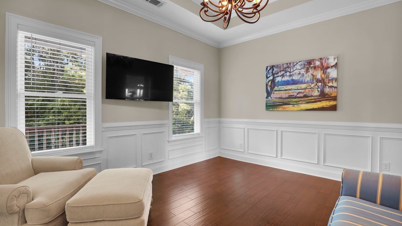 Photo of Livingroom in Midway