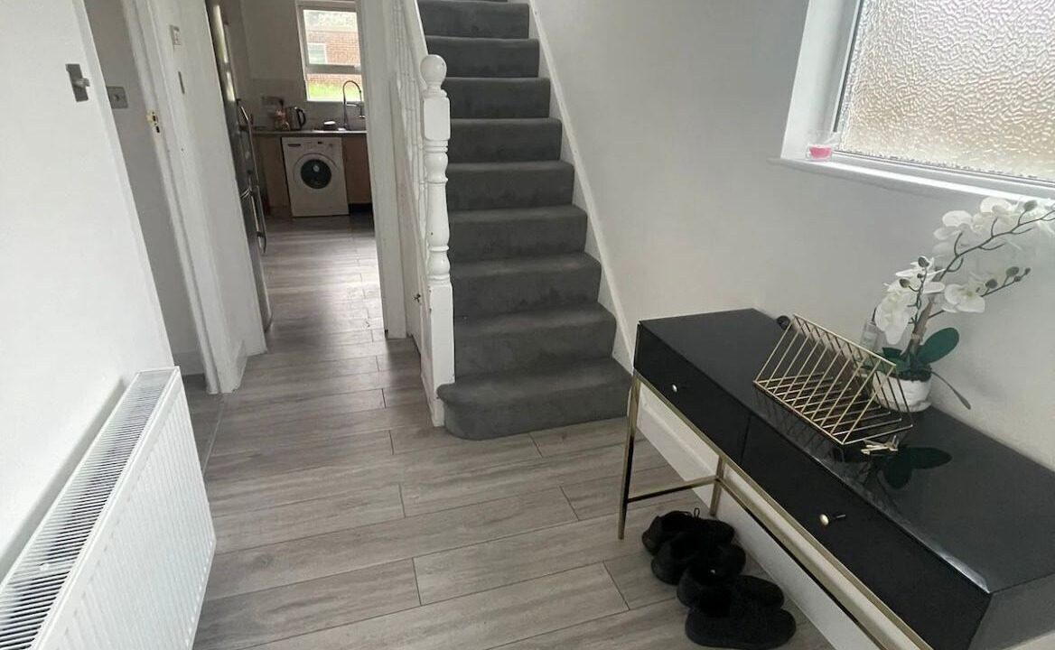 Photo of Others in Hale