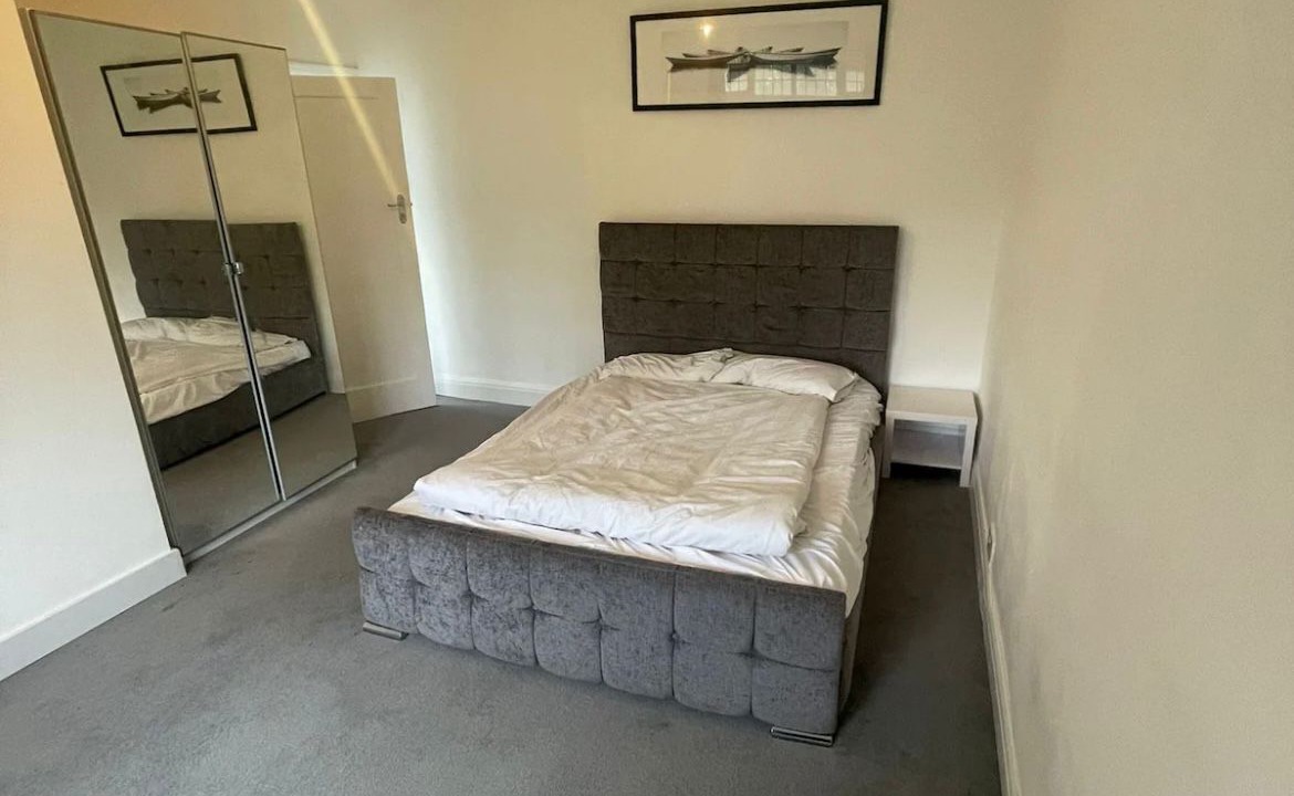 Photo of Bedroom in Hale