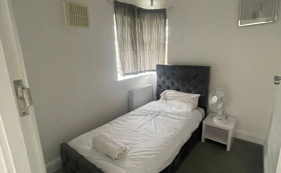 Photo of Bedroom in Hale